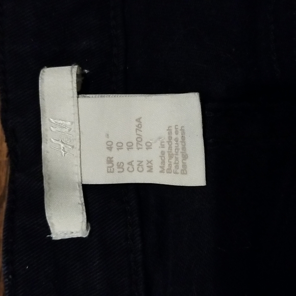 H&M Navy Shorts - Picture 2 of 3